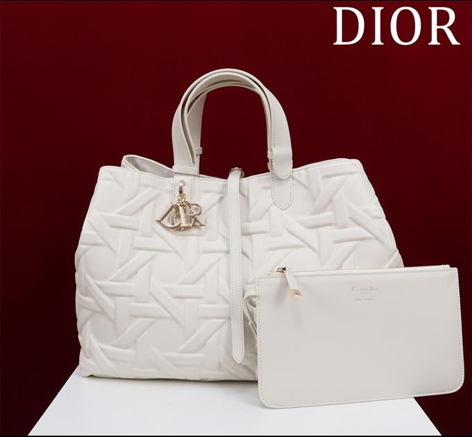 2025228Y 930P182146990